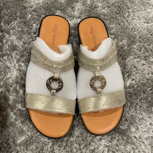 Women’s Good Sandals-Easy Street-size 8
Brand new with box
